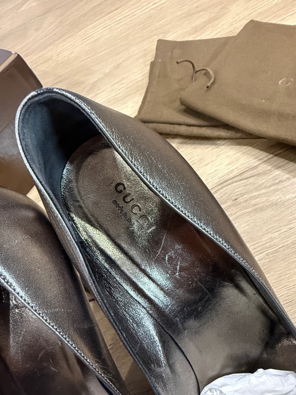 Gucci Metallic Pewter Leather Stiletto Pumps Size 9.5 - Picture 3 of 11